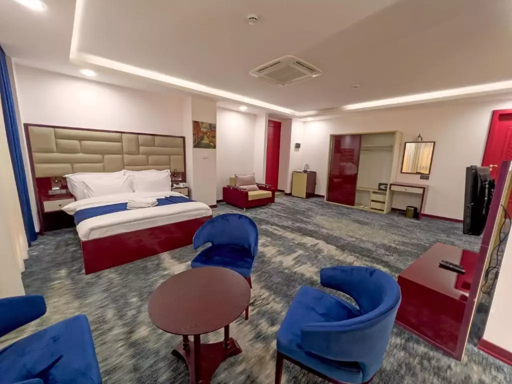 Denis hotel
